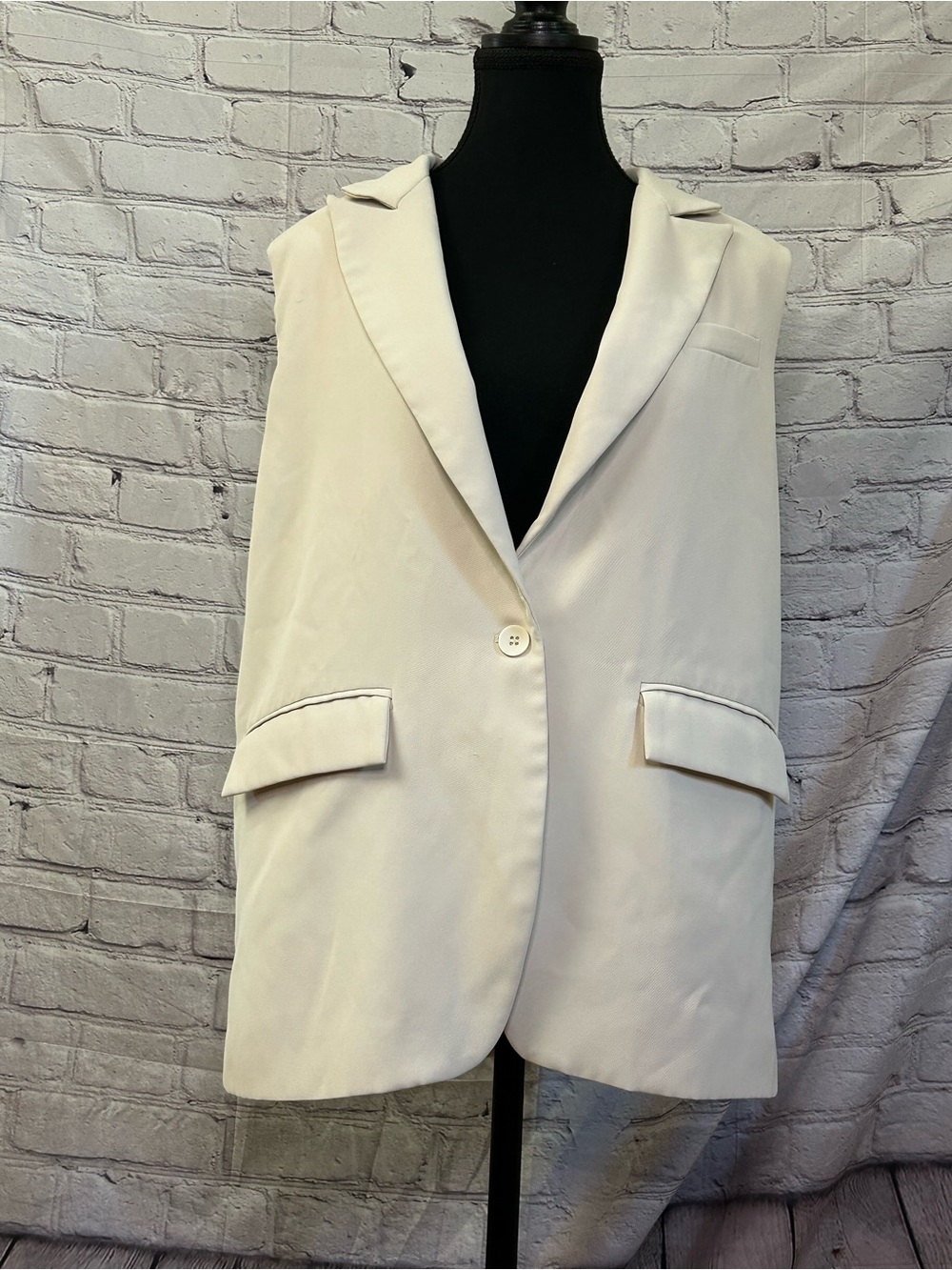 Sleeveless Cream Tailored Blazer Vest